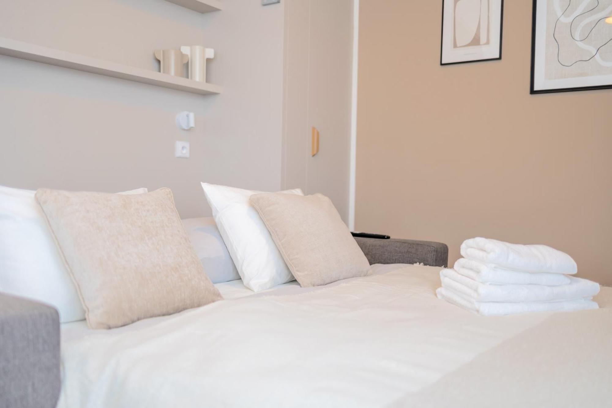 Bright 2Br - 4Th Floor, Balcony, Free Parking By Gravity Prague Διαμέρισμα Εξωτερικό φωτογραφία
