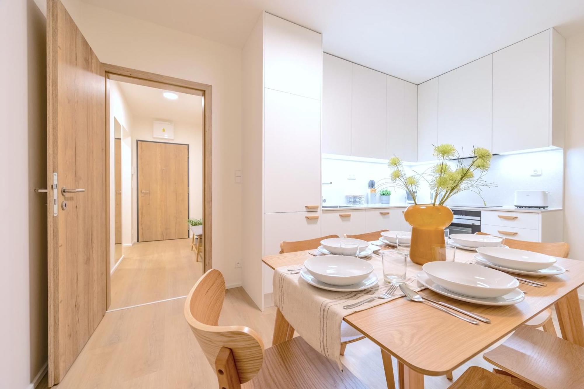 Bright 2Br - 4Th Floor, Balcony, Free Parking By Gravity Prague Διαμέρισμα Εξωτερικό φωτογραφία